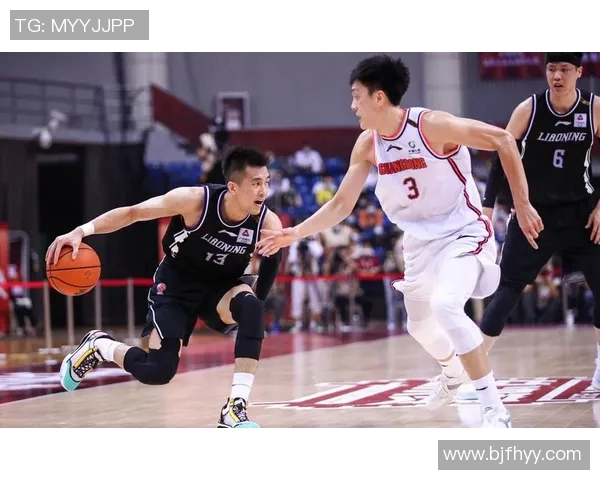 重庆篮球队配合默契创历史新高引发球迷热议与期待